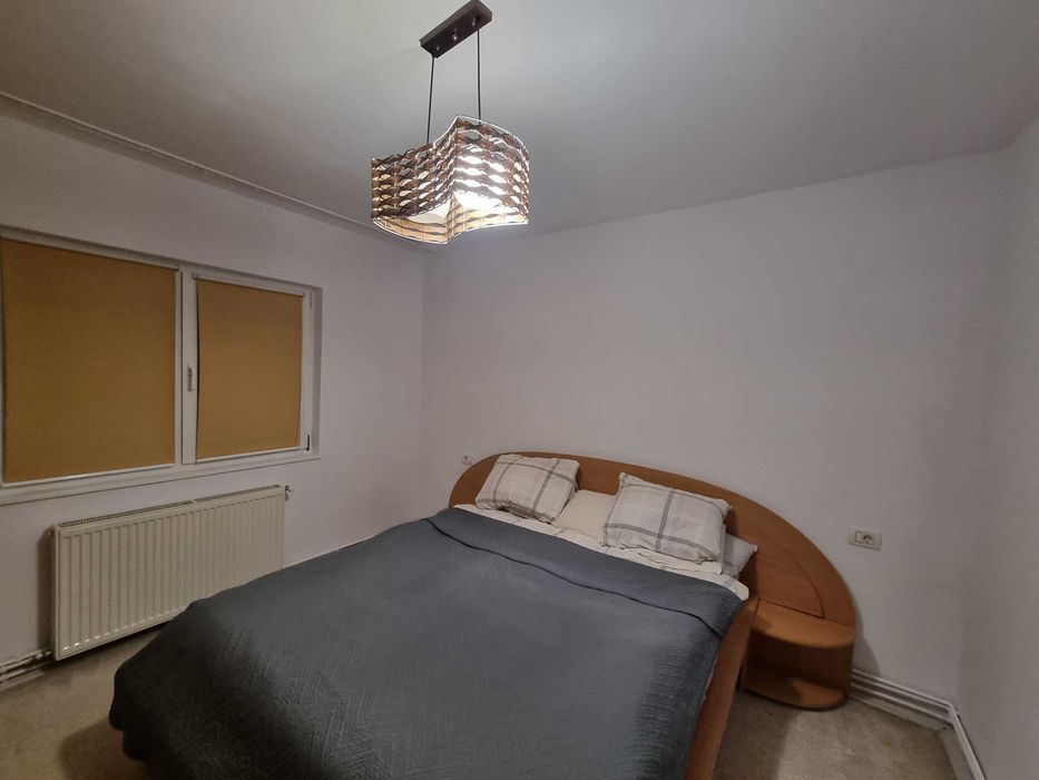 Inchiriez apartament 2 camere, Resita, zona Lunca, langa Politie