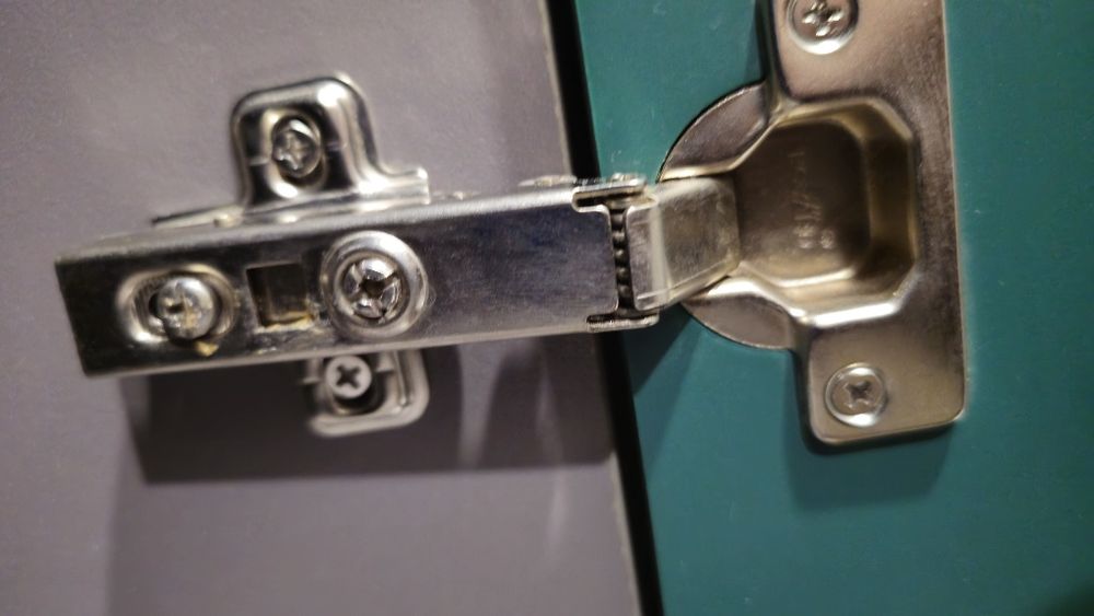 Дизайнерский шкаф-пенал