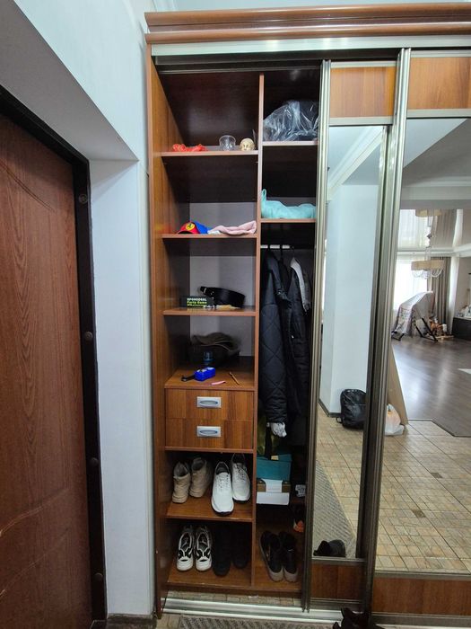 Продам шкаф купе