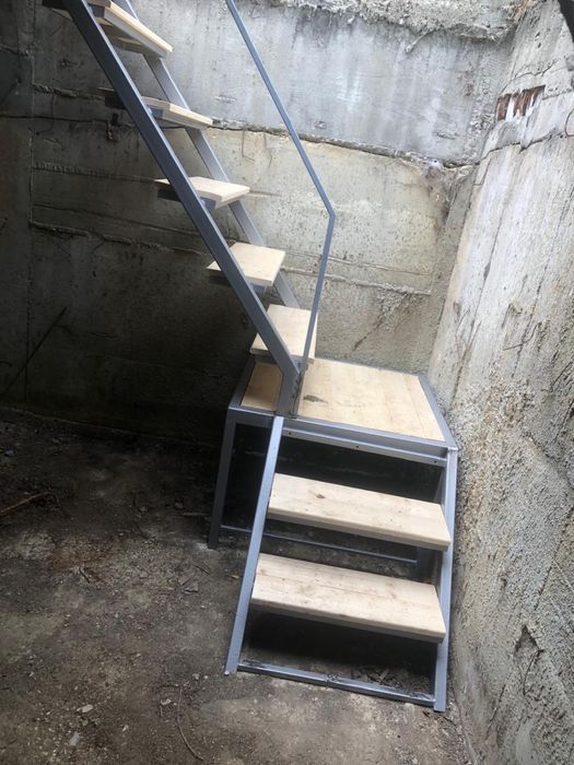 Scara de beci, Scara cu trepte zincate/lemn,Scari zincate