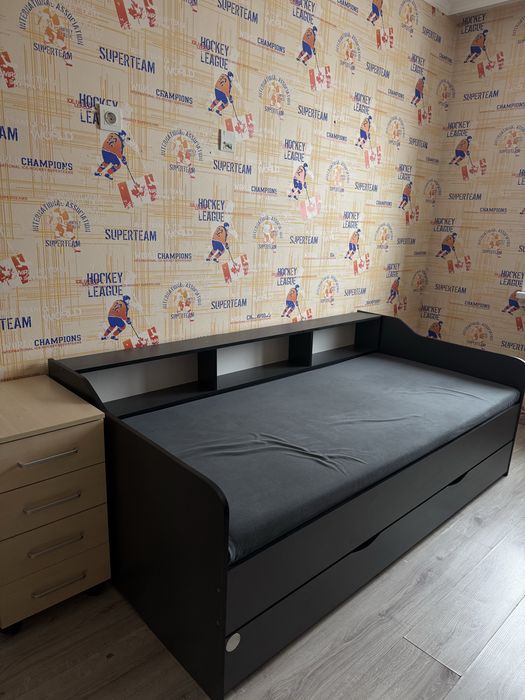 Продается кровать с матрасом 2шт в отличном состоянии