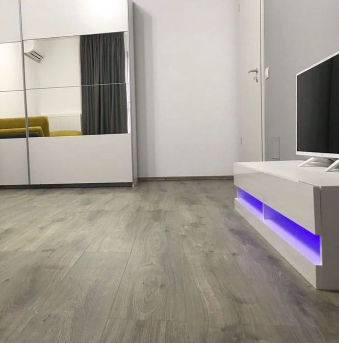 Închiriez apartament o cameră Cristalului