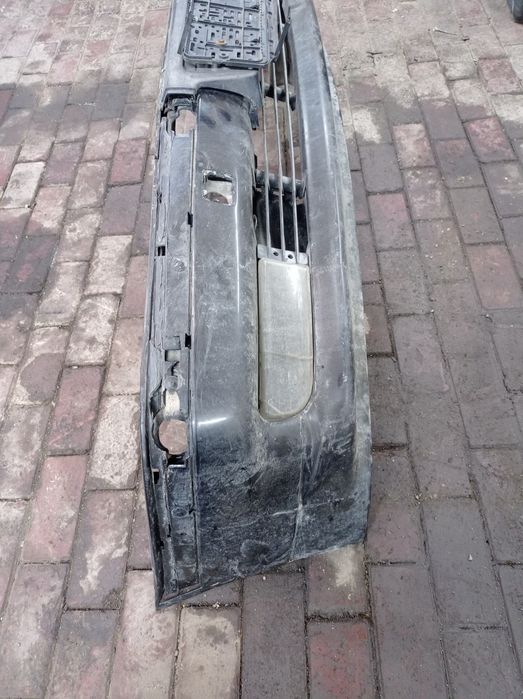 Передний бампер БМВ Е38