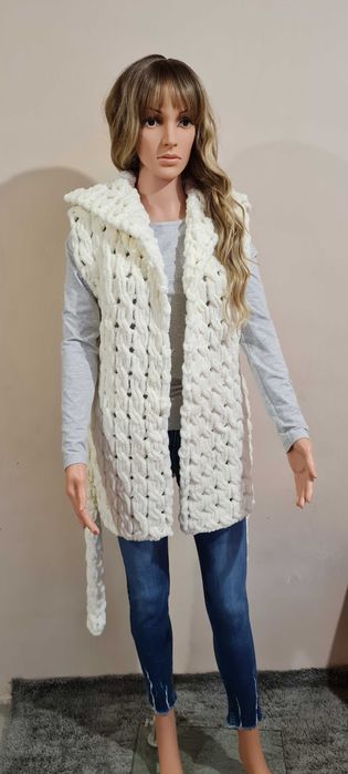 Ръчно плетени дамски елеци от Alize puffy