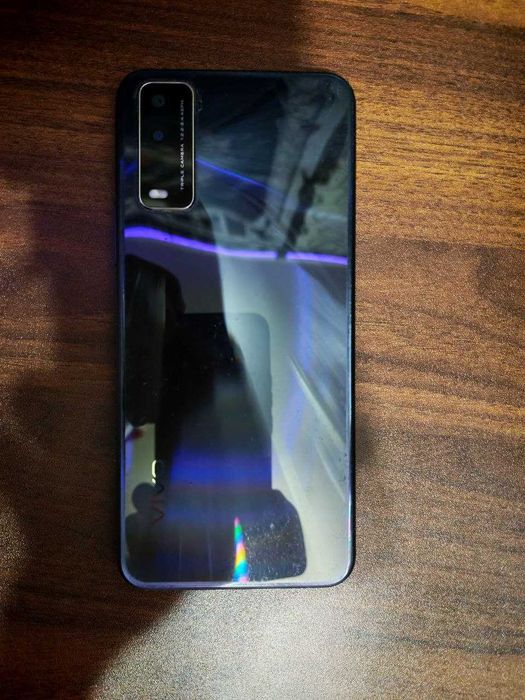 продам телефон VIVO Y20