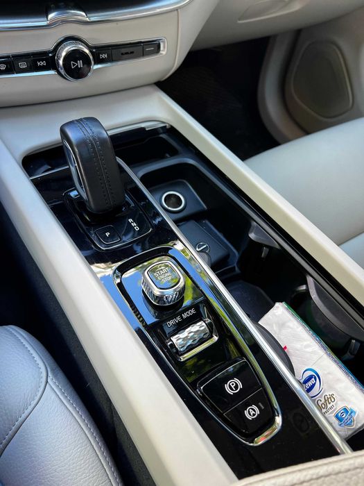 Volvo XC60 T8 Twin Engine 2019 2.0 plug in hybrid 93869 km