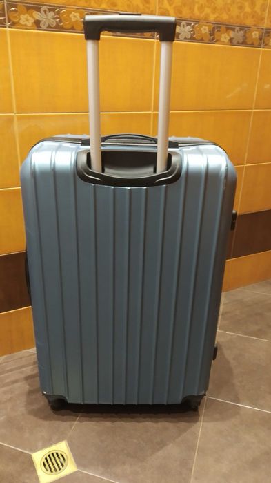 Твърд куфар със ключалка TSA