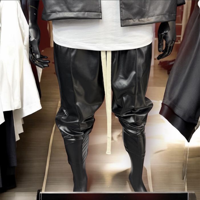 Pantaloni din piele cu siret lung