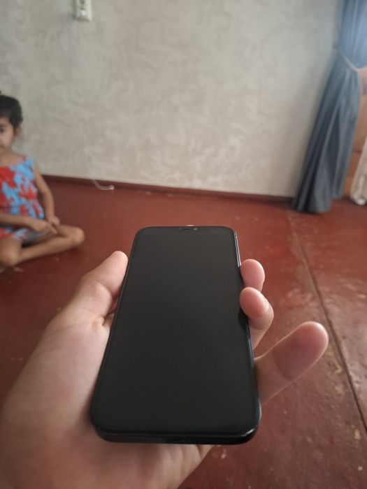 Iphone 12 holad idiyal yomkis 70% hotirasi 128 fesaydi ishiliydi narxi