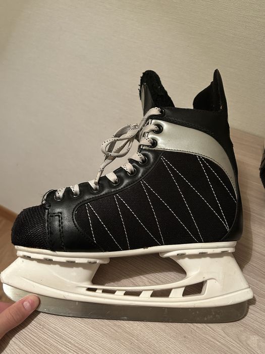Продам коньки teku