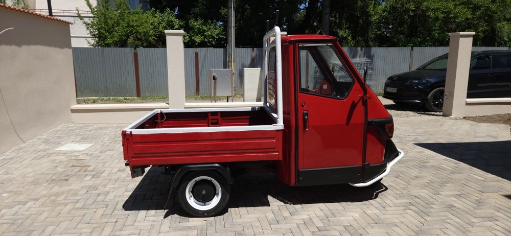 Vând Piaaggio Ape pentru afaceri de succes