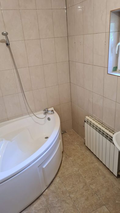 Сдам комнату в доме.