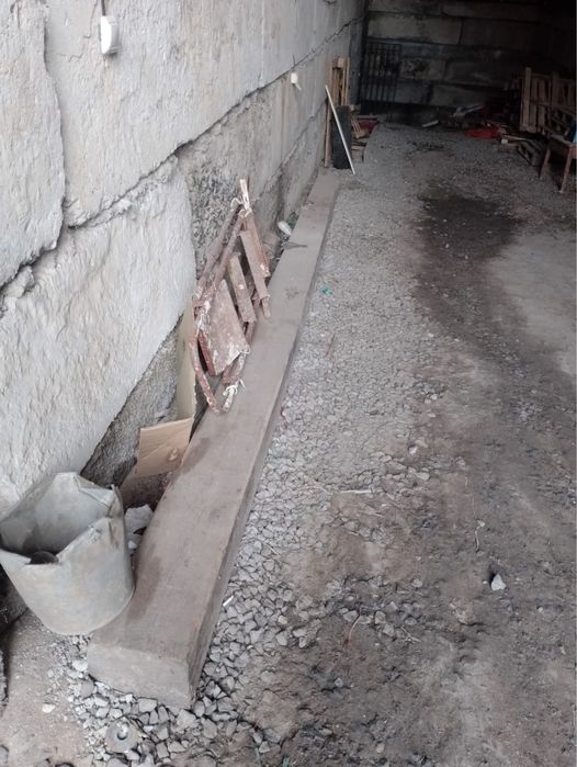 Продам брус 20x20 см. Длина 5.8 м