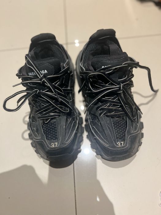 Balenciaga , със забележки (вижте снимките)