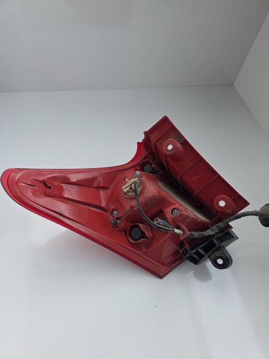 Десен стоп Toyota Auris E18 012-015г