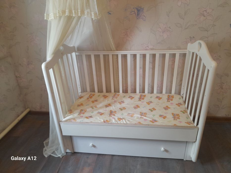 Детская кровать с матрасом