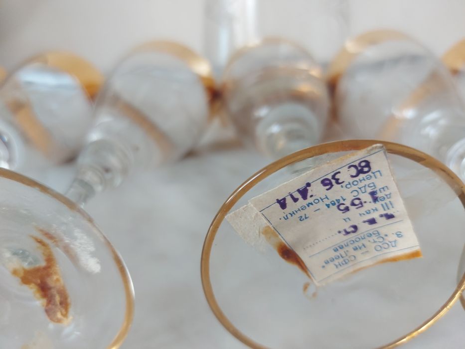 Антикварен сервиз за вино