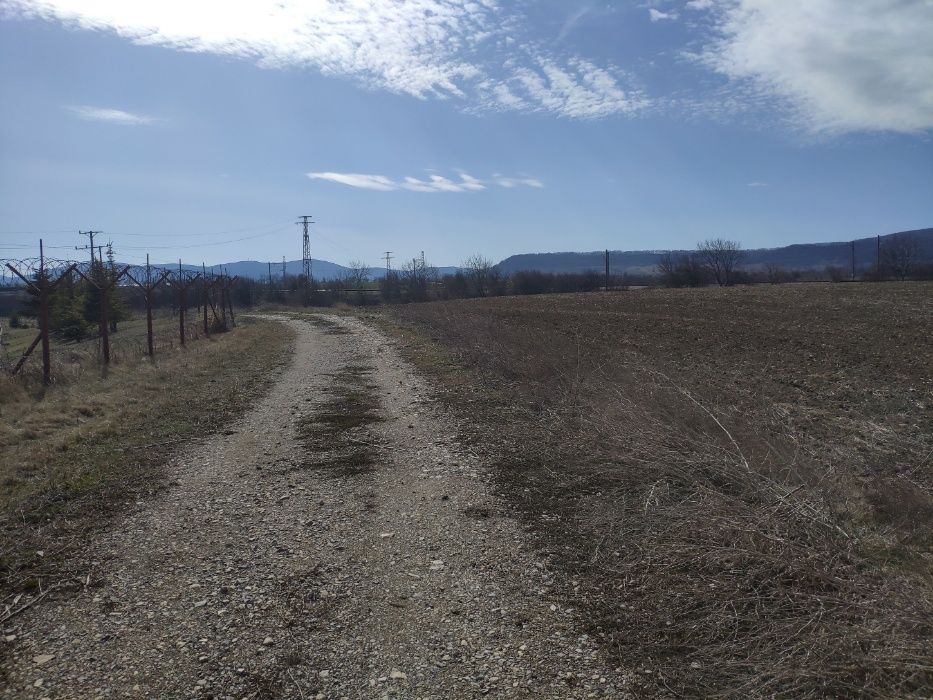 Парцел 17082кв.м граничещ със Шишеджам Търговище