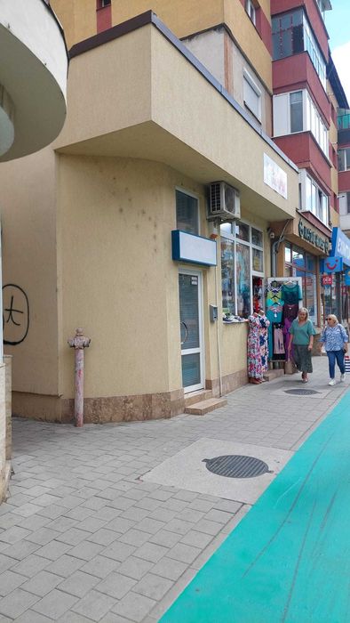 Spații comerciale de închiriat – Bd. Revoluției, Alba Iulia