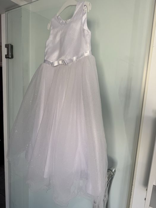 Детска официална бяла рокля с блестящ тюл