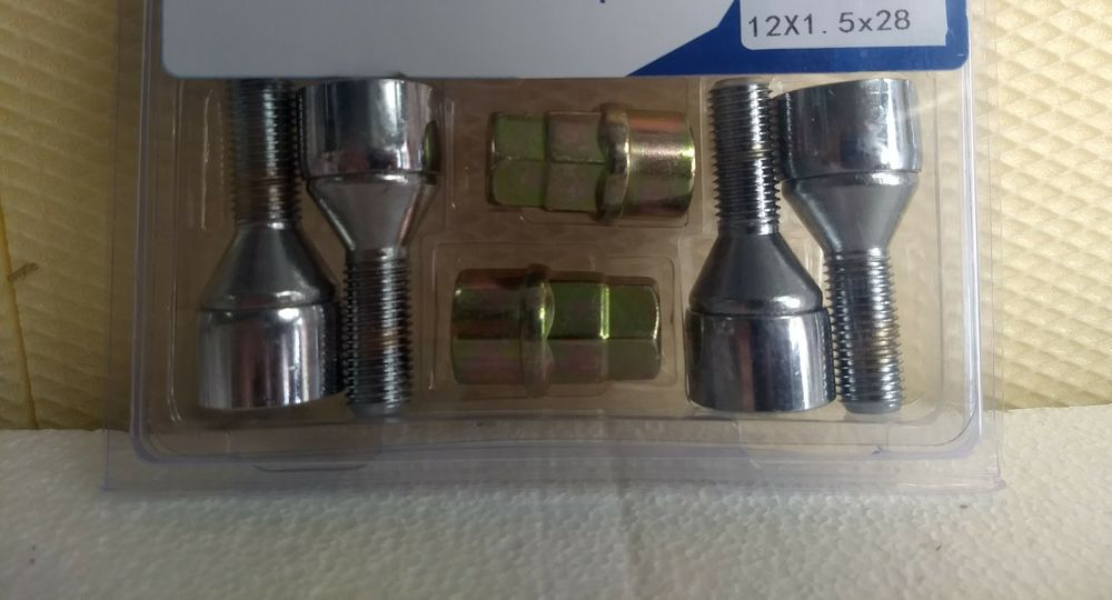 Prezoane antifurt BMW M12 x 1,5  + 2 cap cheie de 17