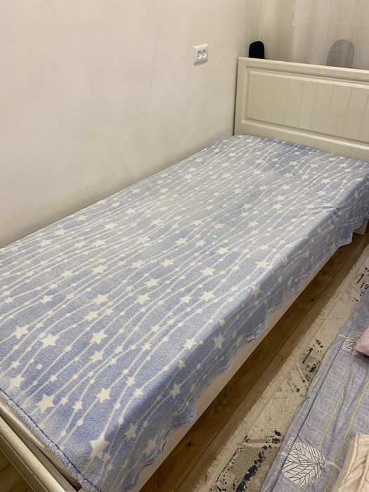 Продам кровать полуторку