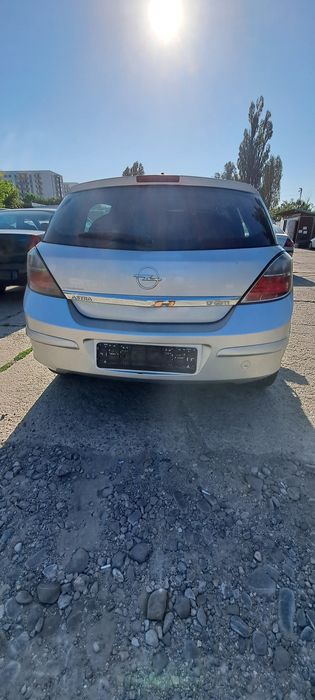 Dezmembrez Opel Astra H 1.7 CDTI 2007