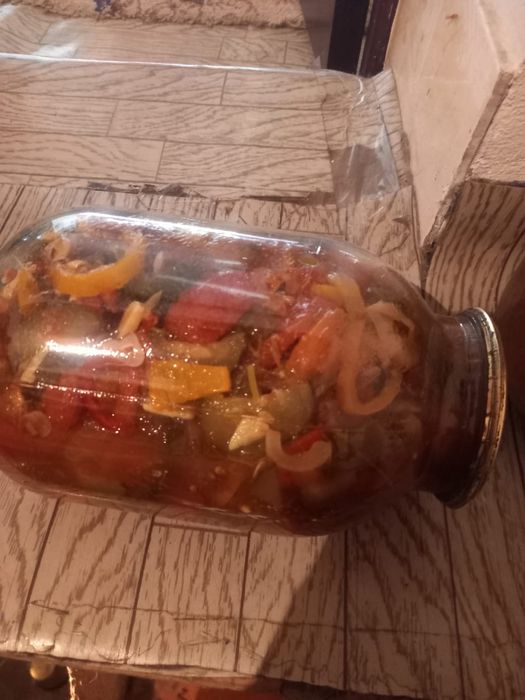 Продам маринады в банках