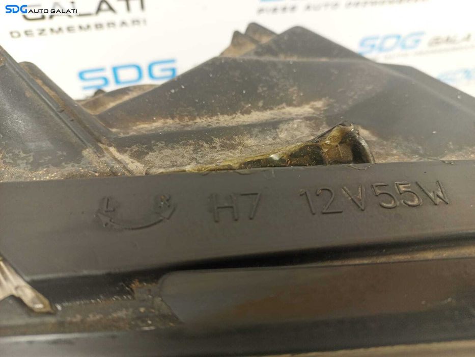 Far Dreapta EUROPA Fara Xenon Kia Sorento 2002 - 2009 [L2058] (Ureche Lipsa)