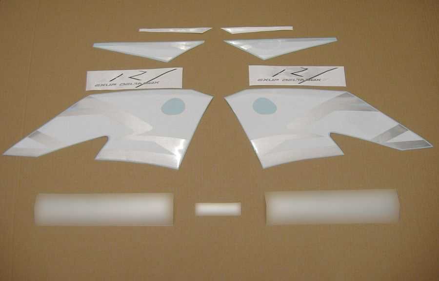 Стикери Yamaha R1 трето поколение 2004г-2006 лепенки Ямаха р1 rn12 yzf