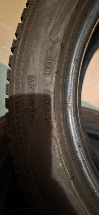 Гуми 4бр 205/50/16 - 1бр - 79лв