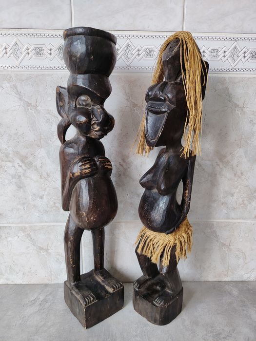 Статуэтки деревянные