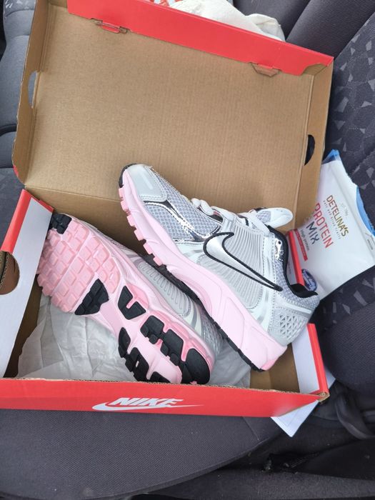 Маратонки Nike Zoom Vomero 5