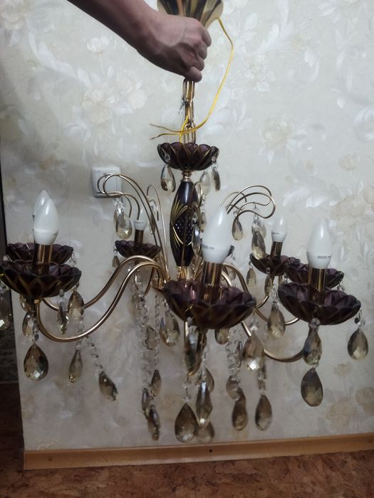 Продается люстра