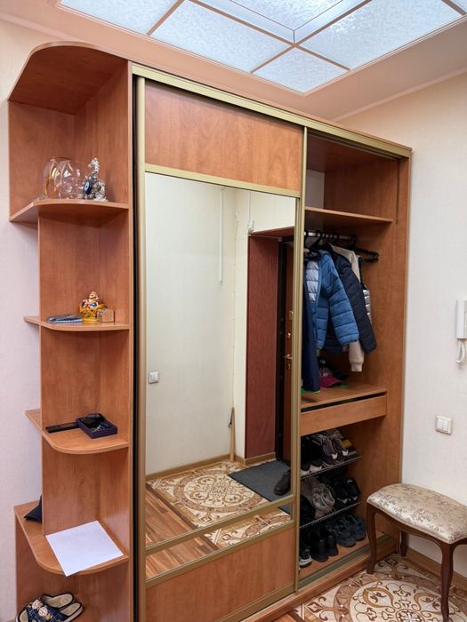 Шкаф купе в хорошем состоянии