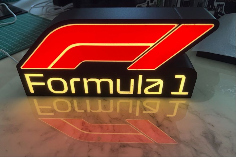 Lampă LED Formula 1 | Lampă decorativă birou | Cadou fani F1