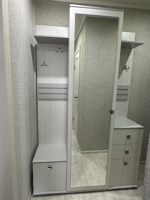 Прихожая в отличном состоянии, торг уместен