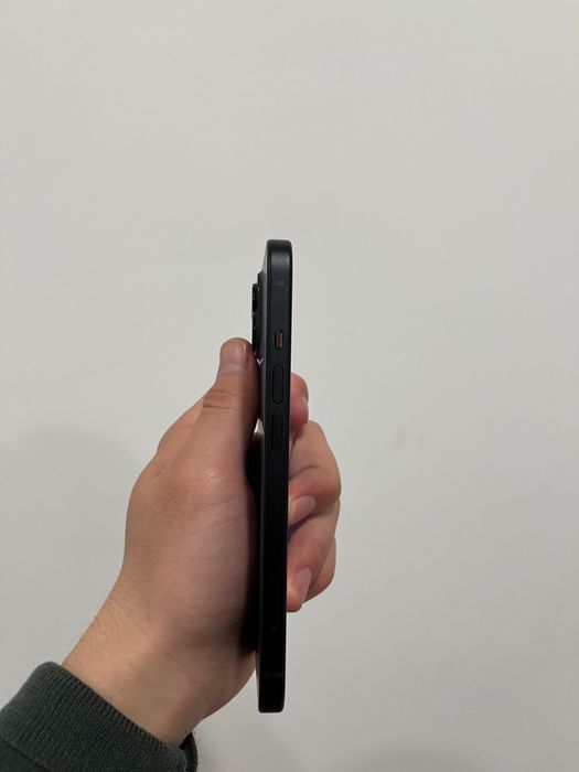 Продаю айфон 15 128гб все оригинал