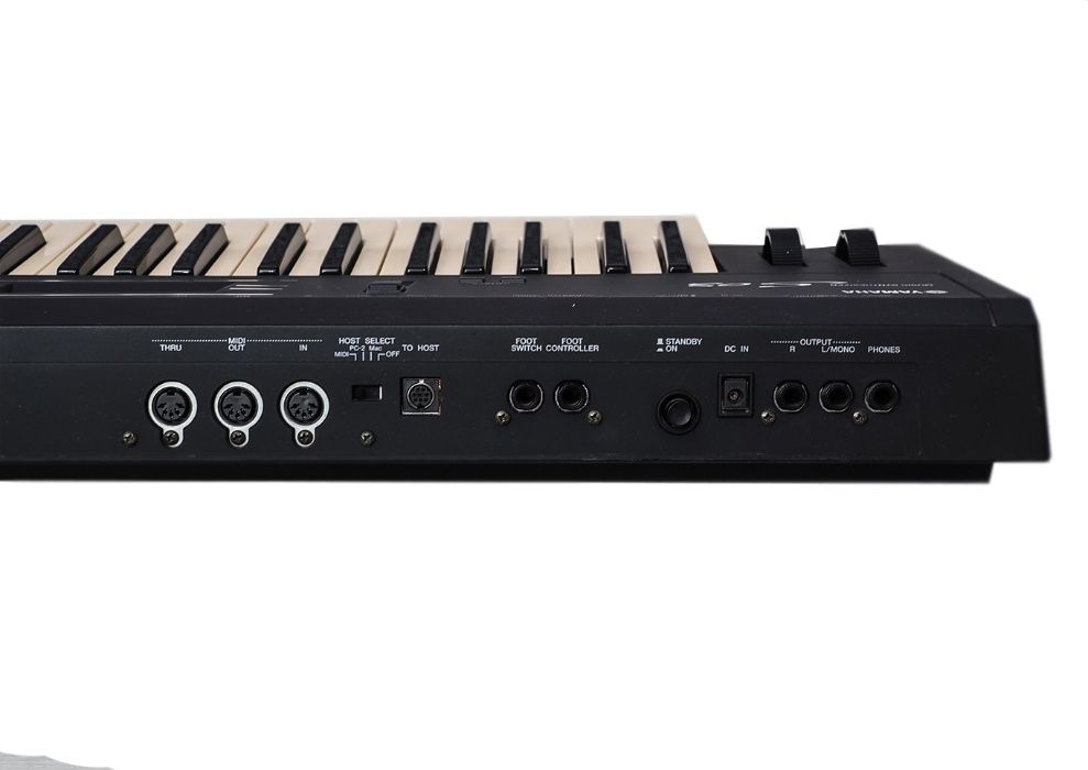 синтезатор YAMAHA S 03