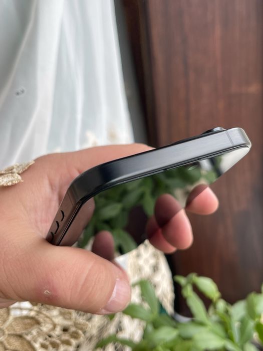 iPhone 16 Pro Max / 1TB 1024GB / Black Titanium