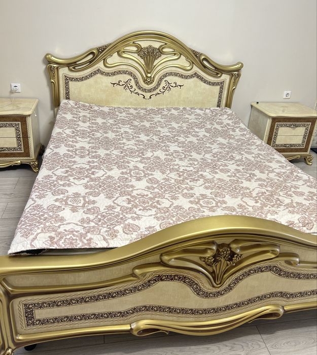 Продам спальный гарнитур