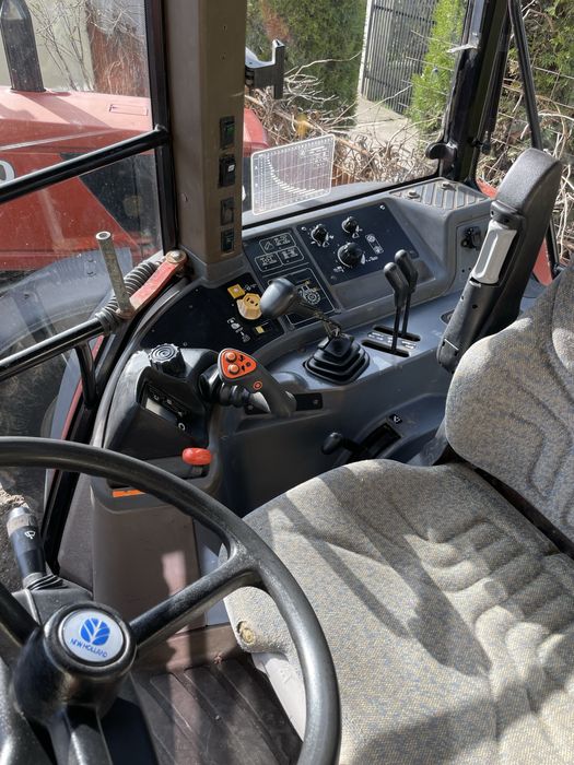Tractor (Fiat) New holland M 100  cu încărcător frontal