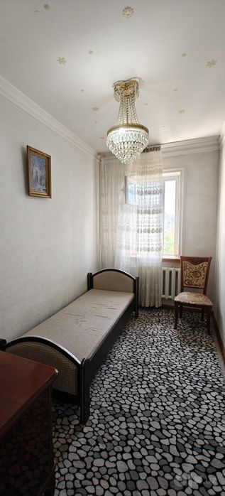 Продаётся 3в4 комнатная квартира на Карасу-4
