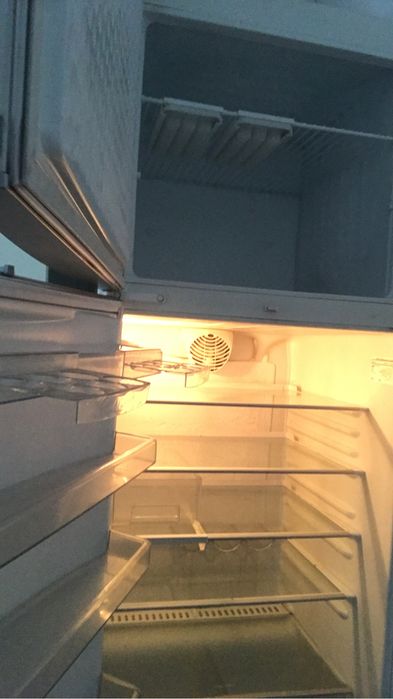 Холодильник БОШ рабочий