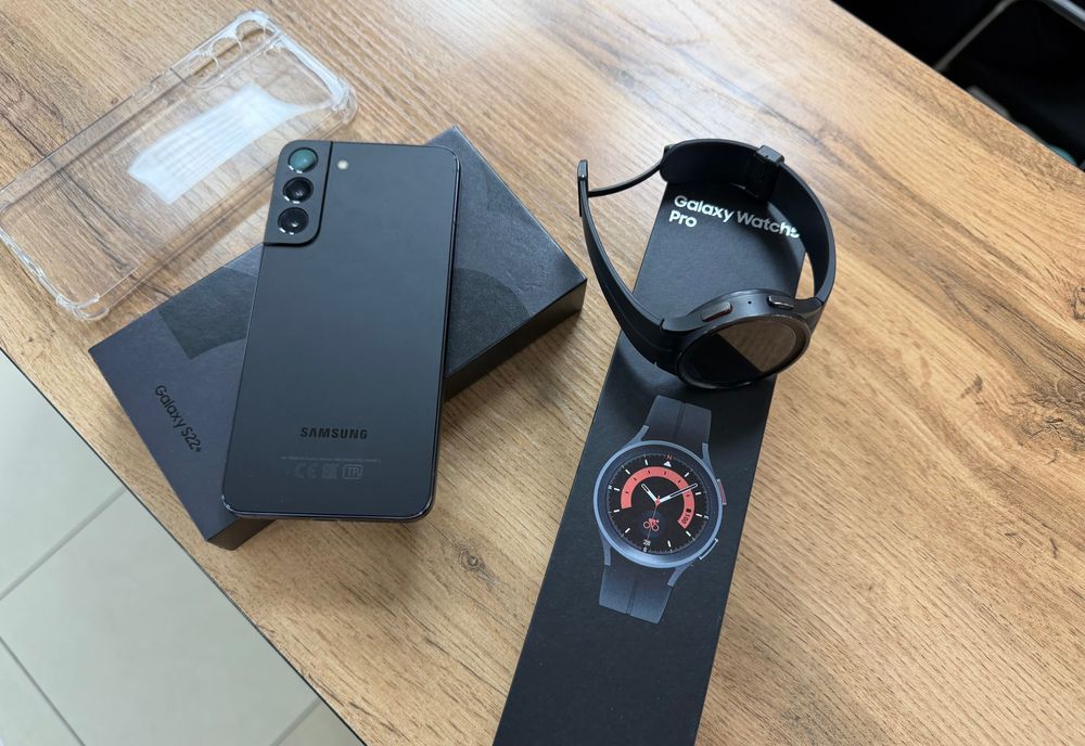 Продам Смарт часы Galaxy и телефон Самсунг 22 +