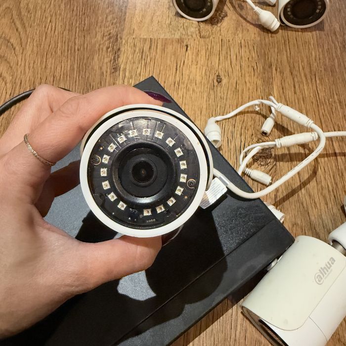 4 бр. камери и DVR