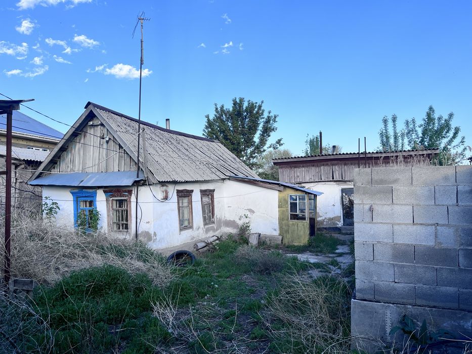 Продам участок с не достроеным домом