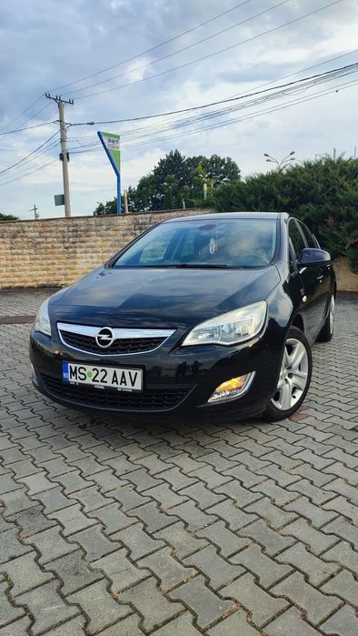 Opel Astra Opel Astra J , 1,4 benzină clasic