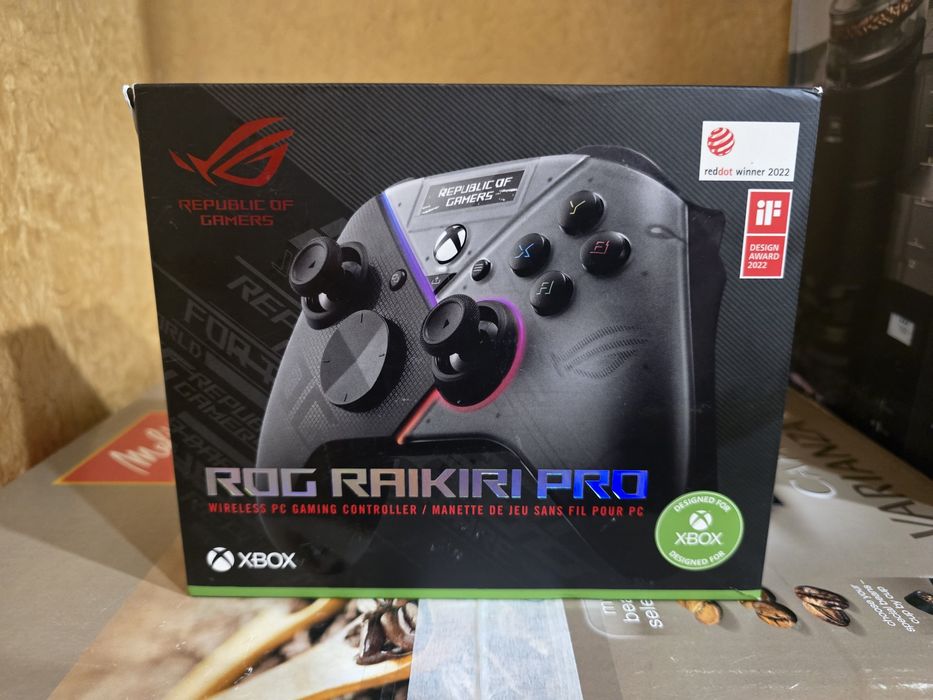 КАТО НОВ!!! ASUS ROG Raikiri Pro (90GC00W0-BGP000) OLED дисплей, трирежимна свързаност