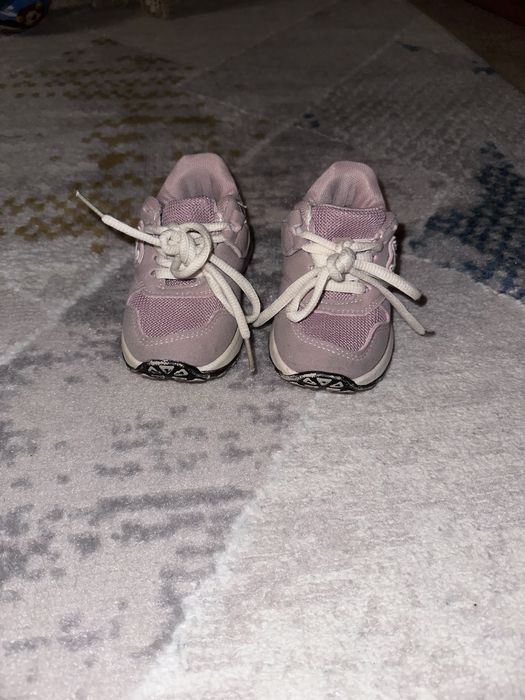 Кроссовки детские